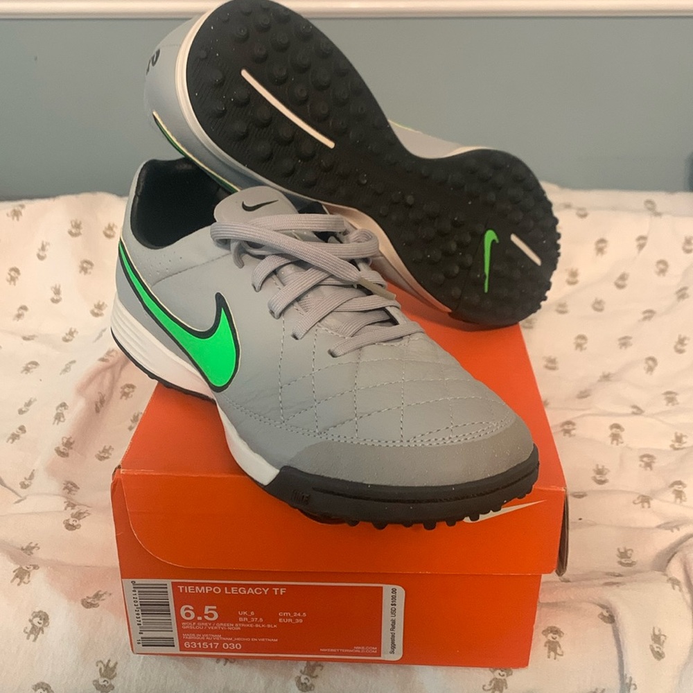 NWT NIKE Tiempo Legacy TF turf shoes